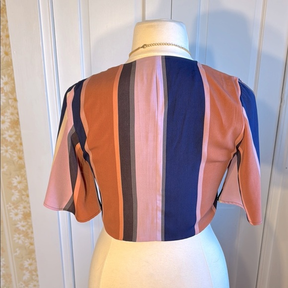 NWOT 4SI3NNA Striped Multicolor Tie-Front Top Size M Super Cute!! - Picture 3 of 8